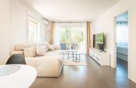 Moderno apartamento renovado de 2 dormitorios en Nueva Andalucía, Marbella