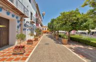 Spacious three-bedroom apartment in Marbella's Old Town