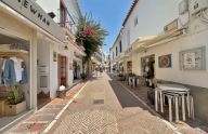 Spacious three-bedroom apartment in Marbella's Old Town