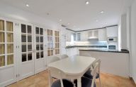 Spacious three-bedroom apartment in Marbella's Old Town