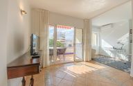 Amplio y soleado apartamento de 2 dormitorios con garaje en el centro de Marbella