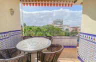 Amplio y soleado apartamento de 2 dormitorios con garaje en el centro de Marbella