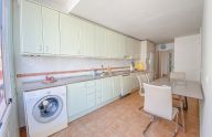 Amplio y soleado apartamento de 2 dormitorios con garaje en el centro de Marbella
