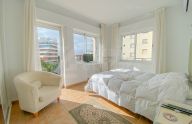 Amplio y soleado apartamento de 2 dormitorios con garaje en el centro de Marbella