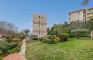 Two-bedroom apartment near La Cañada, Marbella