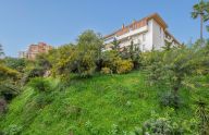 Two-bedroom apartment near La Cañada, Marbella