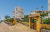 Two-bedroom apartment near La Cañada, Marbella