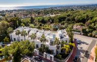 Modern, four-story townhouse with elevator on Marbella's Golden Mile