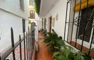 Adosada familiar con acceso por 2 calles en el corazón del Casco Antiguo de Marbella