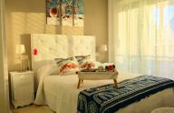 Luminoso apartamento de un dormitorio en primera línea de playa de Marbella