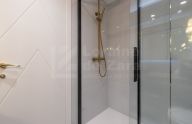 Apartamento totalmente reformado en última planta en el centro de Marbella