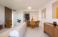Apartamento totalmente reformado en última planta en el centro de Marbella