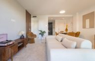 Apartamento totalmente reformado en última planta en el centro de Marbella