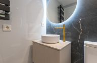 Apartamento totalmente reformado en última planta en el centro de Marbella