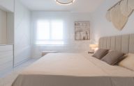 Apartamento totalmente reformado en última planta en el centro de Marbella
