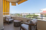 Apartamento totalmente reformado en última planta en el centro de Marbella