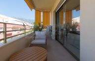 Apartamento totalmente reformado en última planta en el centro de Marbella