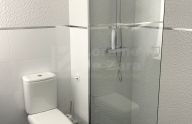 Apartamento reformado de 2 dormitorios con garaje y trastero en Marbella este