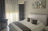 Apartamento reformado de 2 dormitorios con garaje y trastero en Marbella este
