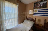 Apartamento de dos dormitorios en última planta y con vistas al mar en Marbella este