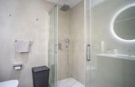 Espacioso apartamento de 3 dormitorios situado en El Rodeito, Marbella