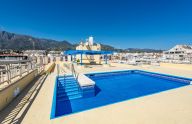 Bright, beachfront studio on Marbella's Paseo Marítimo.
