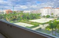 Spacious three-bedroom apartment located in the Albatros development in Nueva Andalucía, Marbella