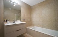 Spacious three-bedroom apartment located in the Albatros development in Nueva Andalucía, Marbella