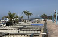 Encantador piso de 2 dormitorios en primera línea del paseo marítimo de Marbella
