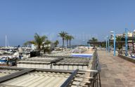 Encantador piso de 2 dormitorios en primera línea del paseo marítimo de Marbella
