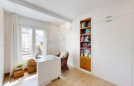 Spacious and bright 3-bedroom apartment in the heart of Marbella