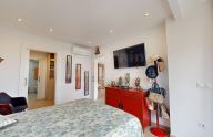 Spacious and bright 3-bedroom apartment in the heart of Marbella