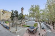 LARGE APARTMENT OF ALMOST 200 M2 WITH GARAGE IN THE CENTER OF MARBELLA, NEXT TO THE SEA