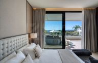 Moderno apartamento dúplex en planta baja en Sierra Blanca. Marbella
