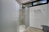 Moderno apartamento dúplex en planta baja en Sierra Blanca. Marbella