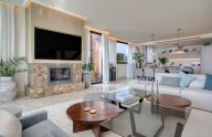 Moderno apartamento dúplex en planta baja en Sierra Blanca. Marbella