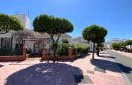 Soleado chalet de pueblo de dos plantas en el casco antiguo de Estepona