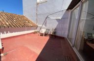 Soleado chalet de pueblo de dos plantas en el casco antiguo de Estepona