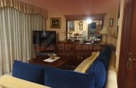 Espacioso apartamento de dos dormitorios con garaje en el centro de Marbella
