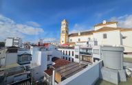 Building with three apartments and three commercial premises in Marbella's old town.