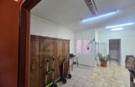 Building with three apartments and three commercial premises in Marbella's old town.