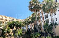 Espacioso piso de tres dormitorios a pocos metros del mar en San Pedro de Alcántara, Marbella