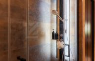 Moderno apartamento reformado de 3 dormitorios con parking en Nueva Andalucía, Marbella