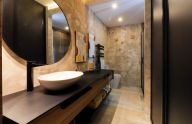 Moderno apartamento reformado de 3 dormitorios con parking en Nueva Andalucía, Marbella