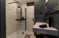 Moderno apartamento reformado de 3 dormitorios con parking en Nueva Andalucía, Marbella