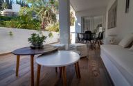 Moderno apartamento reformado de 3 dormitorios con parking en Nueva Andalucía, Marbella