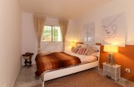 Moderno apartamento reformado de 3 dormitorios con parking en Nueva Andalucía, Marbella