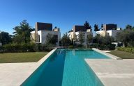 Modern 4-bedroom villa in central Marbella