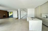 Modern 4-bedroom villa in central Marbella