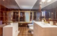 Soleada villa urbana de 6 dormitorios a pocos pasos del centro en Marbella